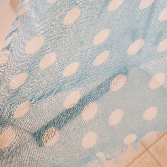 Vineyard vines women's Lt blue scarf - Picture 3 of 9